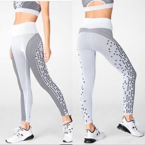 Fabletics Womens Size Small High-Waisted Seamless Star Capri Compression